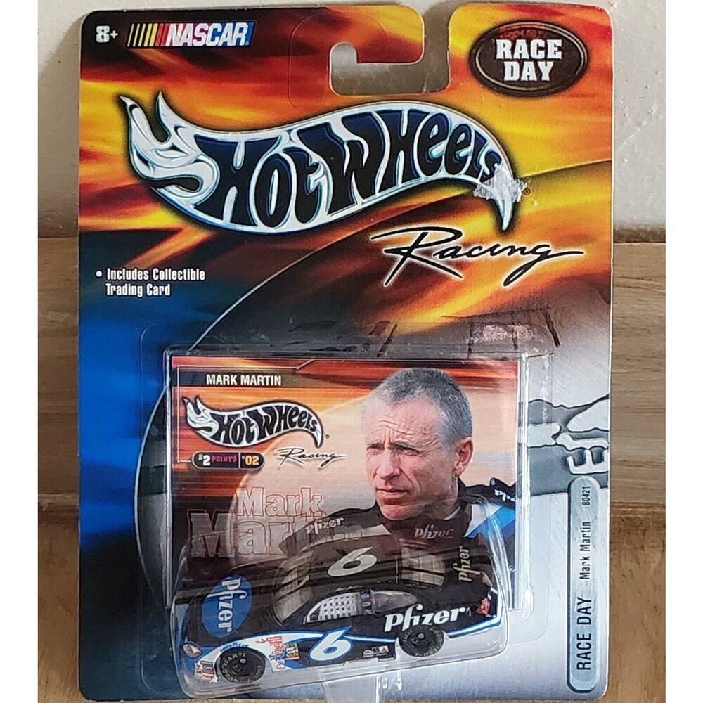 Nascar Hot Wheels Racing Pfizer #6 Mark Martin Car & Collectible Trading Card